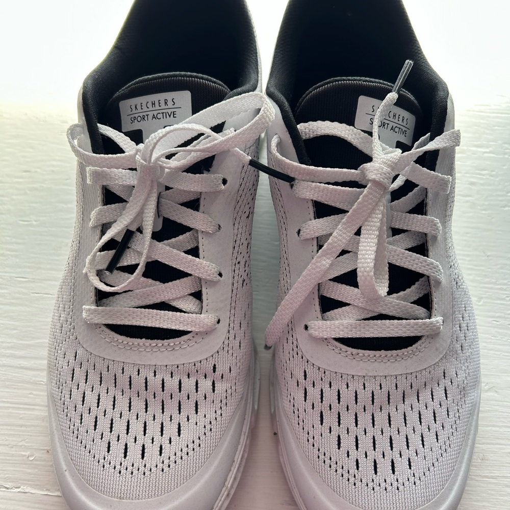Skechers Memory Foam Athletic Shoe